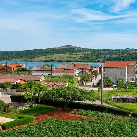 My Dalmatia - Sea View Nika With Private Parking بوسيدارجي