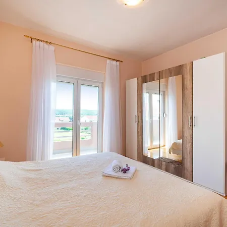 My Dalmatia - Sea View Nika With Private Parking بوسيدارجي