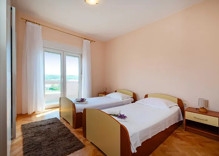 My Dalmatia - Sea View Nika With Private Parking Апартаменты *